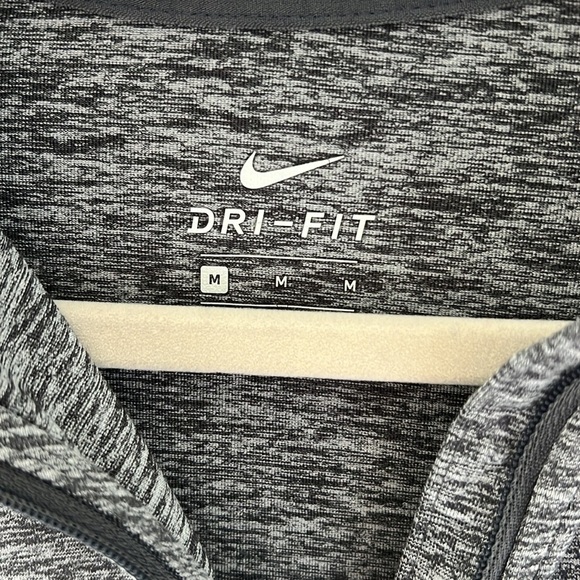 Women’s dri fit Nike 3/4 zip size M - Picture 3 of 5